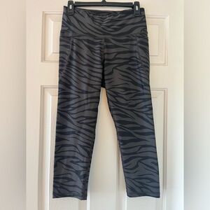 Like New Old Navy Powersoft Crop leggings